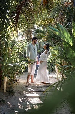 Maternity photoshoot tulum
