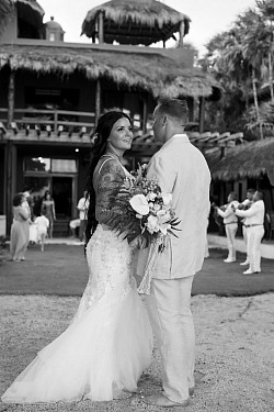 Weddings Photographer Adventure Elopements Destination Wedding Tulum