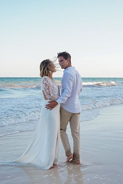 Weddings Photographer Adventure Elopements Destination Wedding Tulum